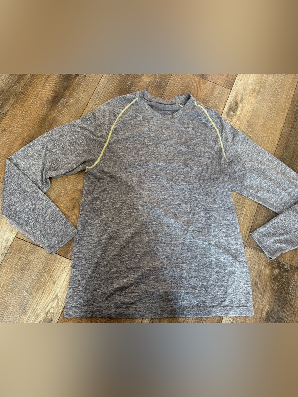Lululemon Heather Gray Men’s Long-Sleeve Sweater - Lightweight compression XL